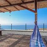 Blue Heaven Kerami 펜션