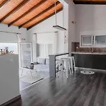 Blue Heaven Kerami 펜션