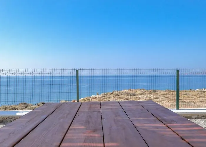 Semesterbostad Blue Heaven Kerami