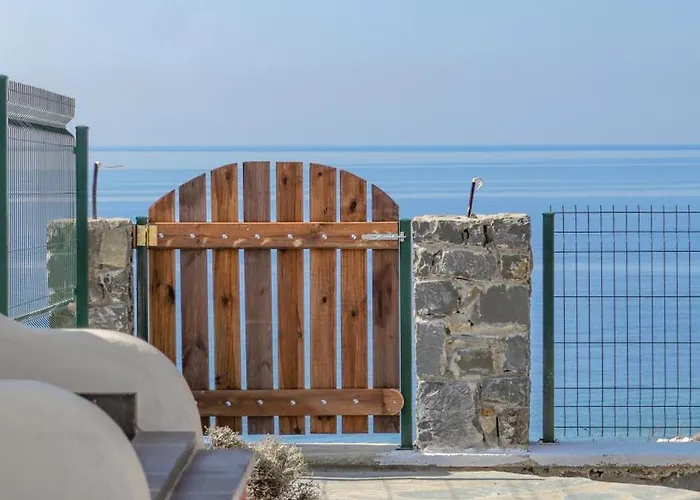 Blue Heaven Kerami 펜션